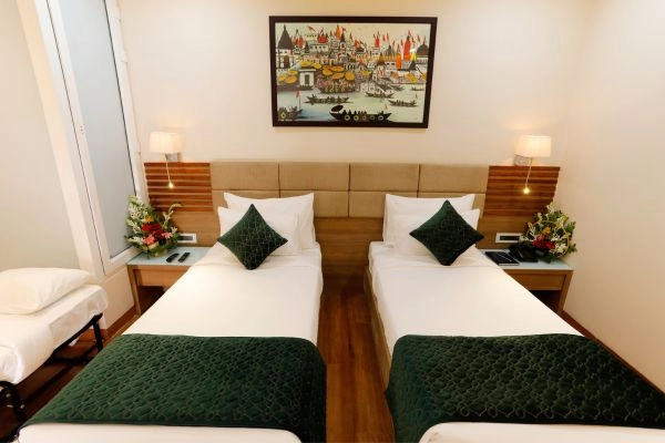 Executive Twin Room Bedside Table and Lighting