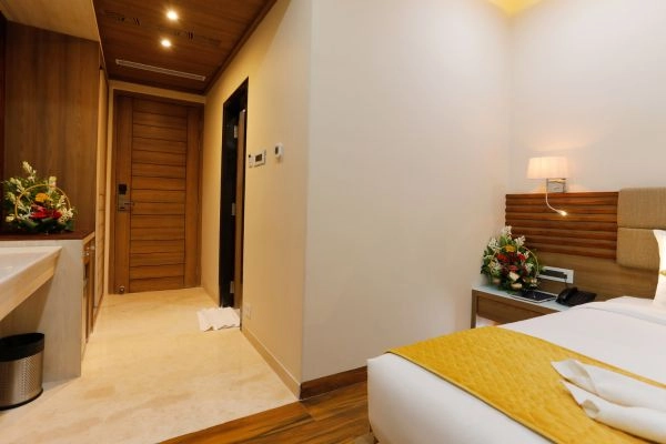 Superior Double Room Fresh Bed Linens