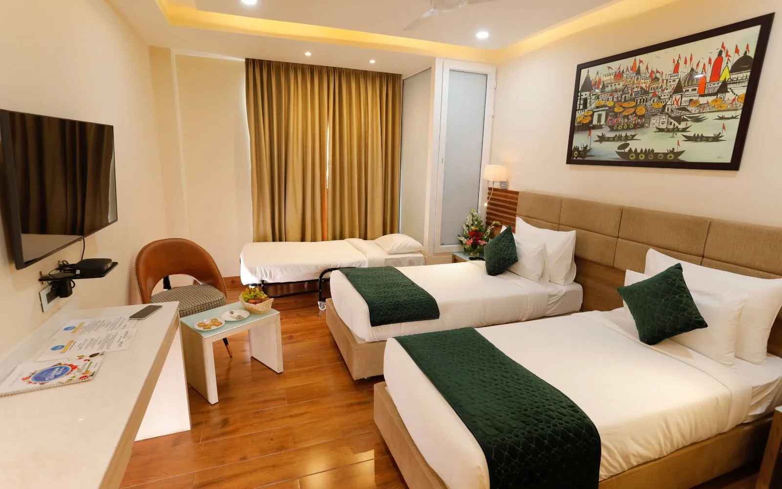 Hotel Dolphin Grand Slide 4